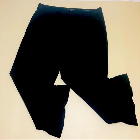 Banana Republic Pants - Sz 12 Banana Republic Cropped Ruffled Hem Pants